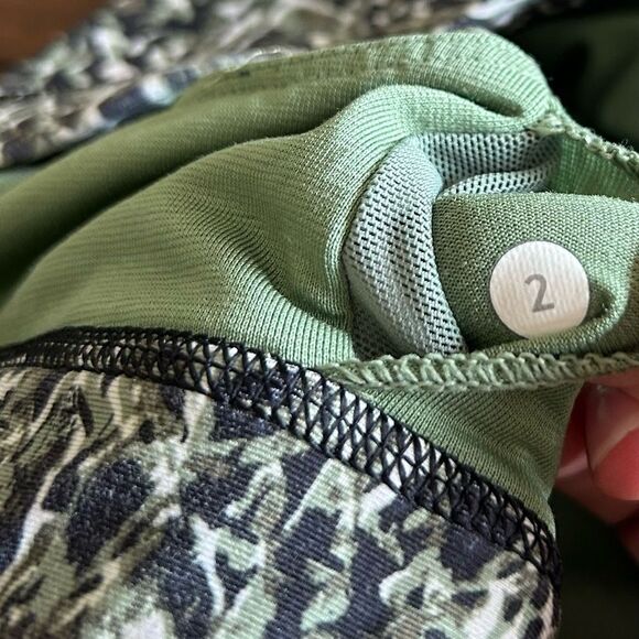 Lululemon Stuff Your Bra Mini Ripple Desert Olive Fatigue Green Size 2 W2CGSS - Picture 5 of 10